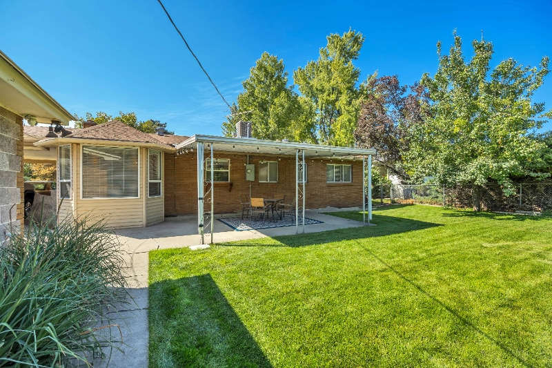 Building Photo - 3995 S Oliver Dr