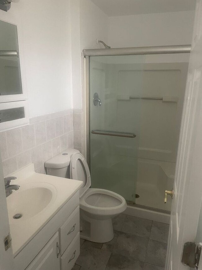 Building Photo - Move-In Ready 3-Bed in Hazelwood