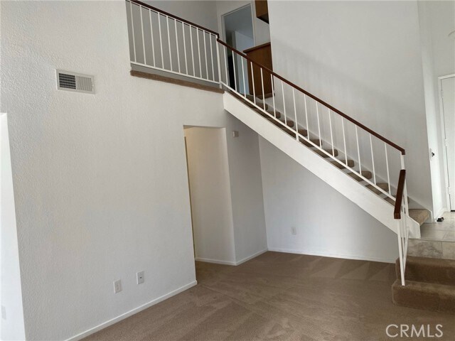 Building Photo - 5050 Canyon Crest Dr