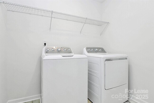 Building Photo - 3649 Secrest Lndg