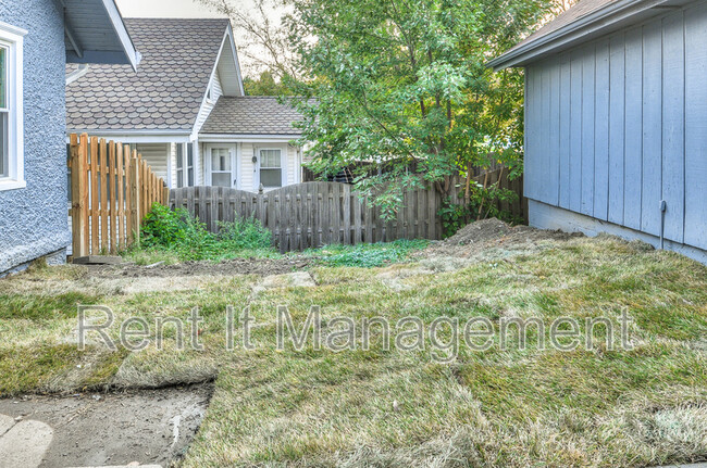 Building Photo - 4389 Mason St