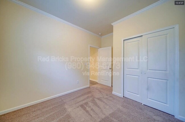 Building Photo - 7015 Thornrose Dr