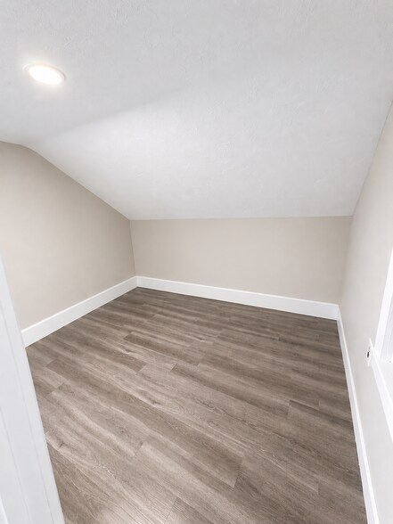 Walk in closet - 346 Boston Rd