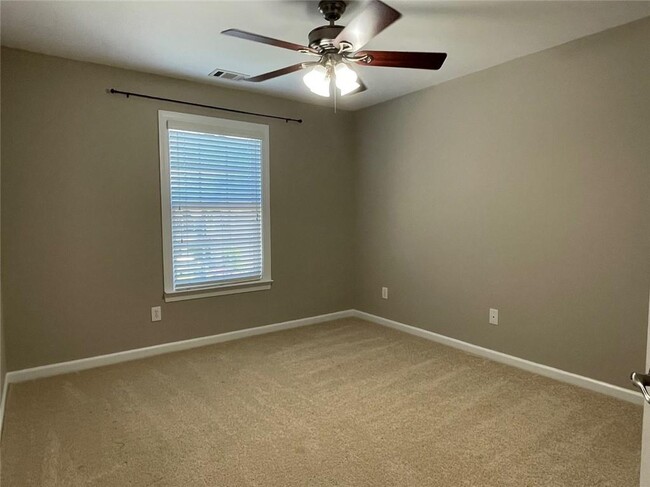 Building Photo - 2871 Royston Dr