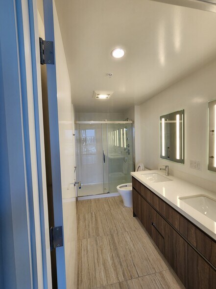 Building Photo - 1515 Liona St