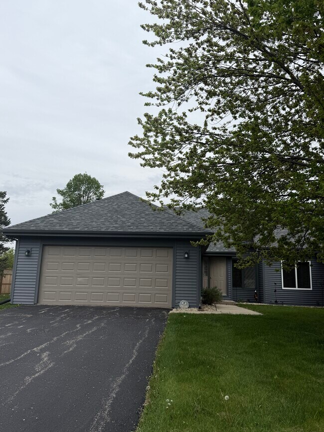 Building Photo - 202 Kirkstone Pl