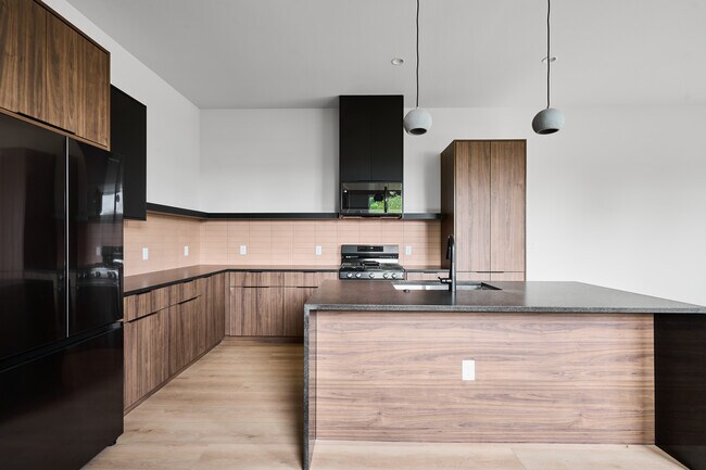 Building Photo - 412 Hackberry Ln