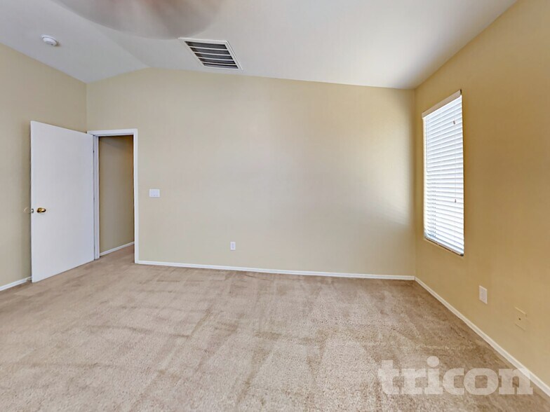 Building Photo - 17271 W Ashley Dr