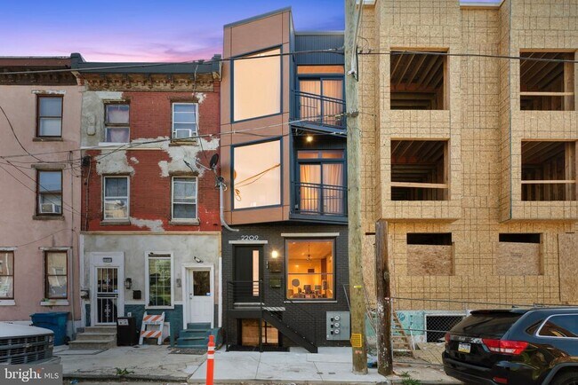 Building Photo - 2209 N Franklin St