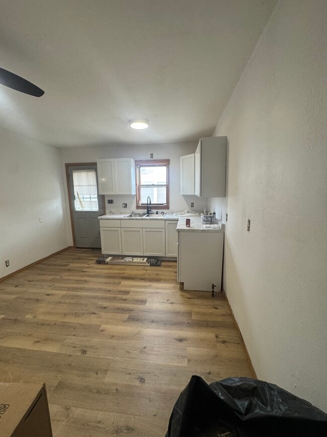 Building Photo - 1608 Kansas St