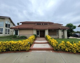 Building Photo - Beautiful 5 Bedroom La Habra Home
