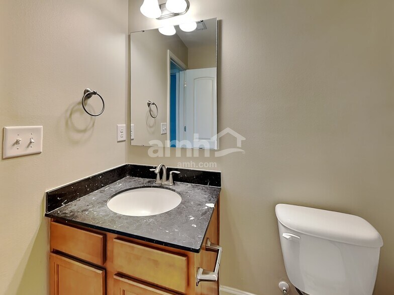 Building Photo - 105 Habersham Ct