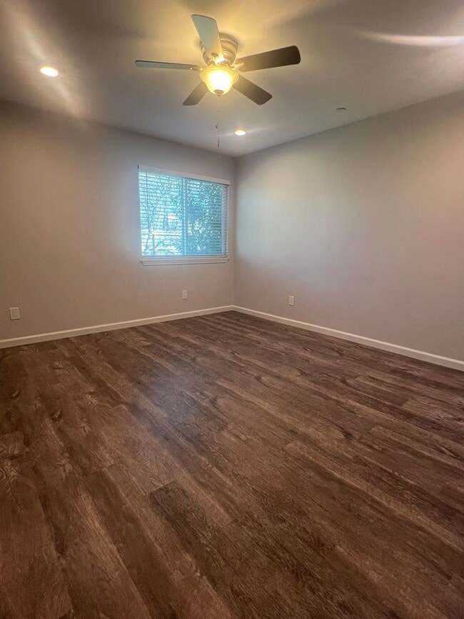 Building Photo - 3 Bedroom home in Candlewood Estates