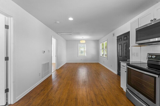 Building Photo - Updated 2 Bed 1 Bath in Coats - Pet Friendly!