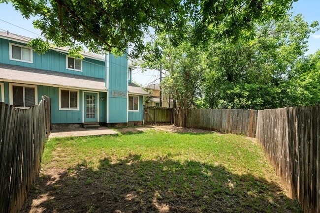 Building Photo - 7602 Woodstone Cove