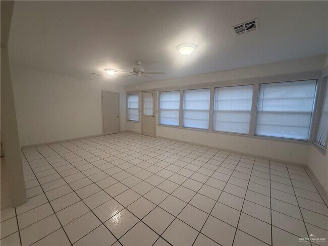 Building Photo - 1116 Harvey St