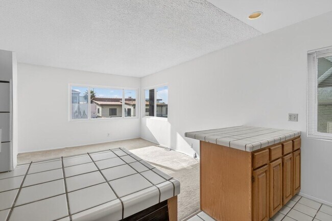 Building Photo - Moonstone