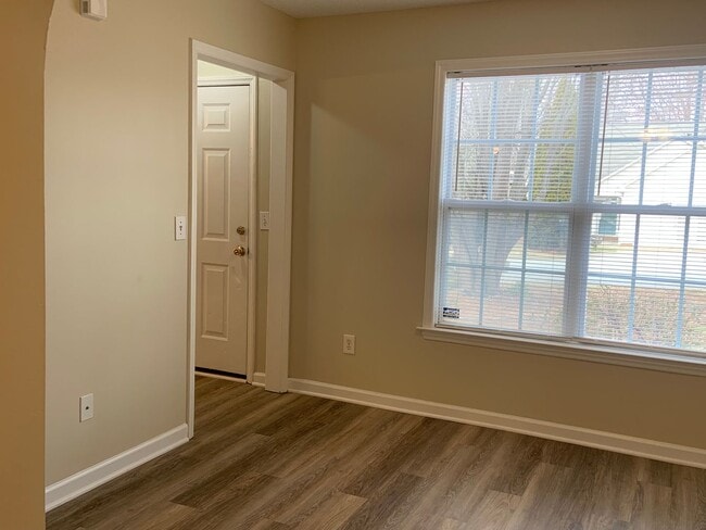 Building Photo - 3 BR House convenient to Hwy 29