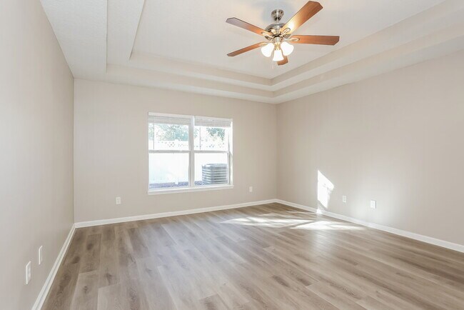 Building Photo - 10896 Campus Heights Ln