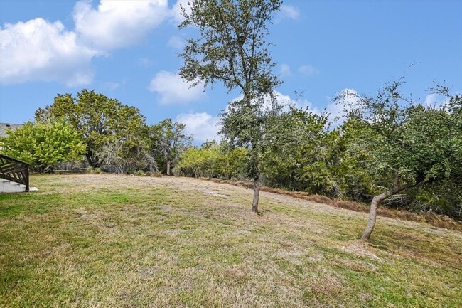 Building Photo - 935 Wesley Ridge Dr