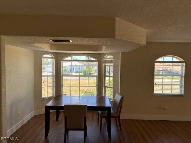 Building Photo - 5410 Chiquita Blvd S