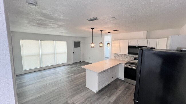 Building Photo - Timeless Appeal Meets Modern Living – 3BR Home on Expansive Lot in Titusville! WASHER & DRYER INC...