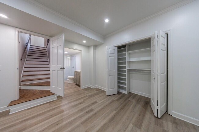 Building Photo - 459 Atlanta Country Club Dr