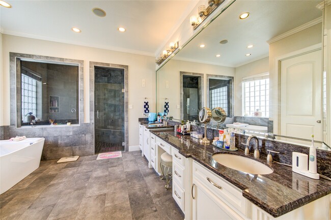 Building Photo - 5942 Sagamore Bay Ln