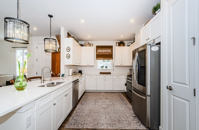 Building Photo - Beautiful Pool home in Starkey Ranch avail...