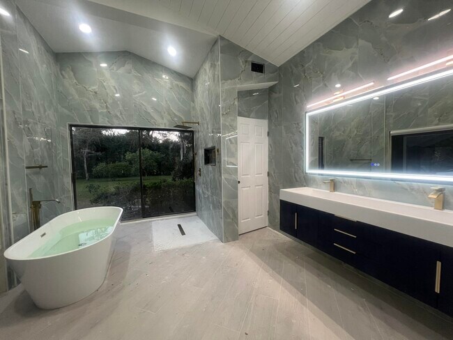 Building Photo - 13302 Doubletree Cir