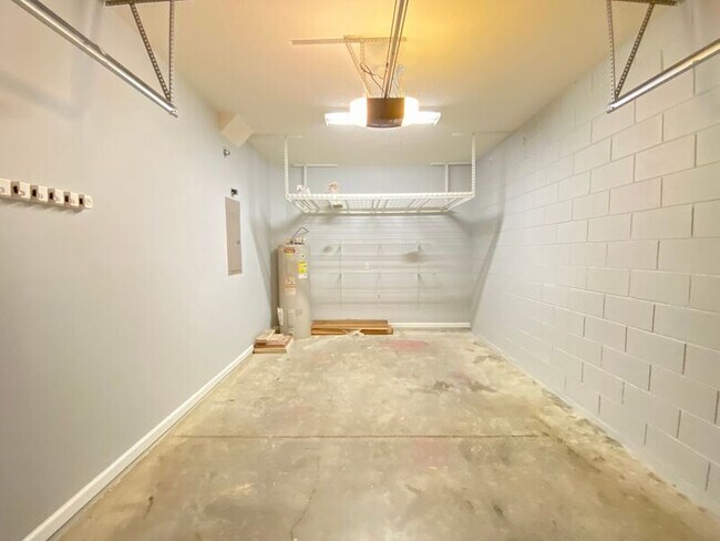 Building Photo - 11931 Great Commission Way