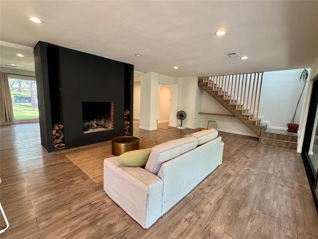 Building Photo - 211 Mill Creek Dr