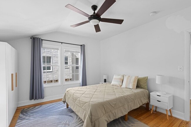 Building Photo - 419 30th St