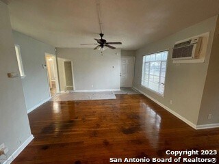 Building Photo - 215 Edna-