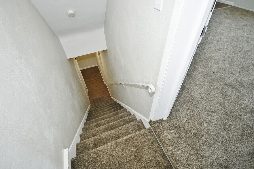 Building Photo - 1103 Crosby St