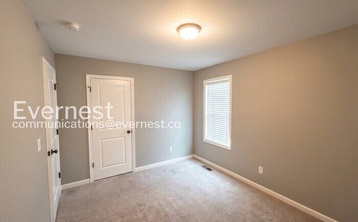 Building Photo - 5520 Desoto Cir