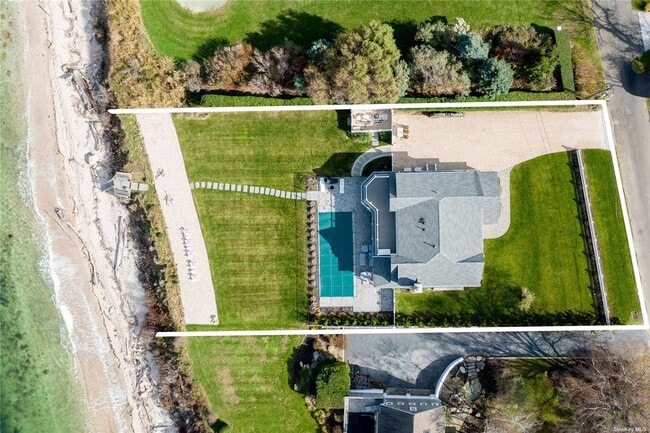Building Photo - 555 Sound View Rd