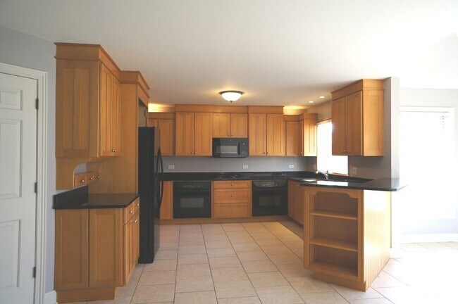 Building Photo - 8566 Huckins Dr