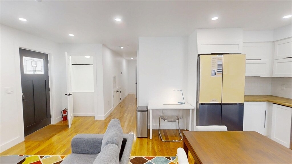 Building Photo - 36 Shepard St