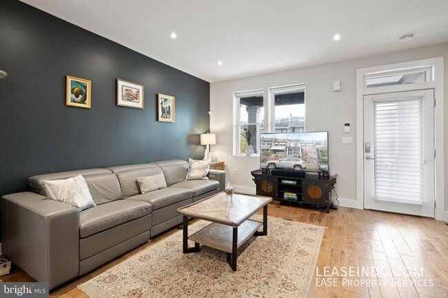 Building Photo - 1272 Oates St NE