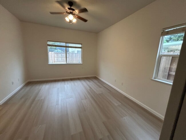 Building Photo - 2541 Carnival Dr