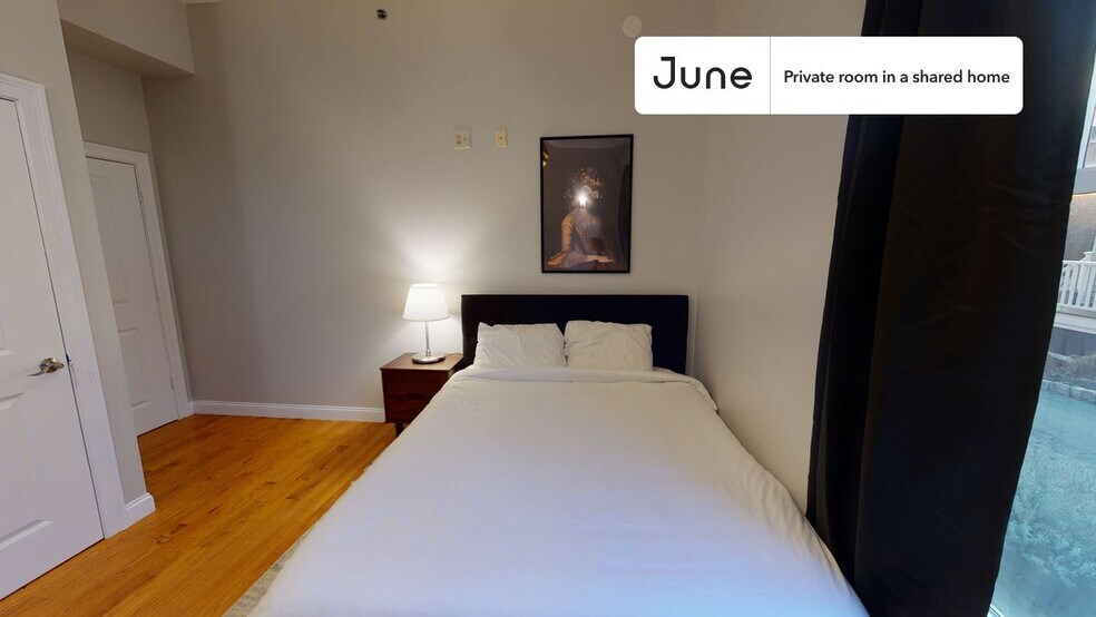 Building Photo - Room in Shared 5 bed/2.5 bath home in Roxbury