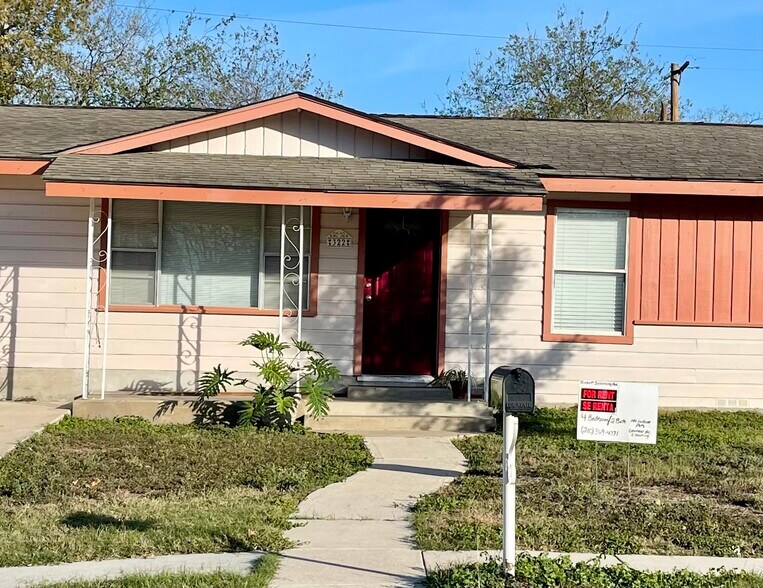 Building Photo - 322 Saint Louis Ave