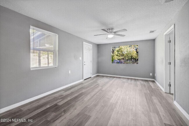 Building Photo - 3Bd Rental Available, Minutes from San Marco!