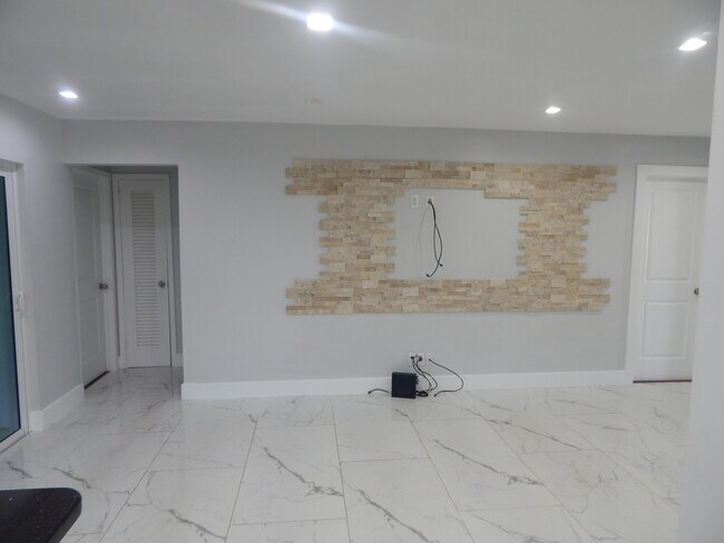 Building Photo - 8301 Wilton Dr