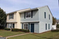 Building Photo - 408 Bainbridge Dr