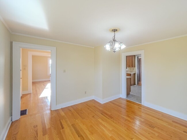 Building Photo - Spacious Renovated Colonial on The Lebanon Green