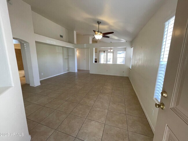 Building Photo - 4034 E Chaparosa Way