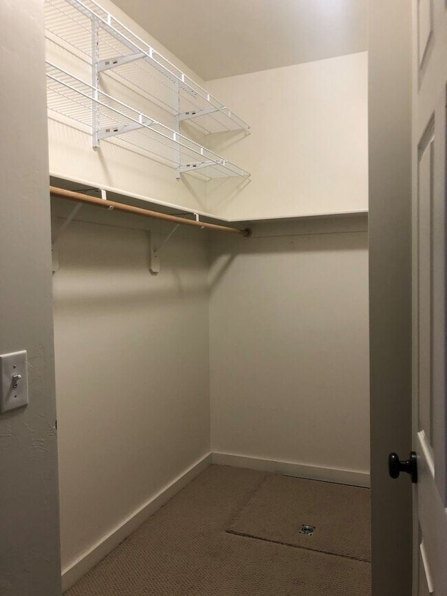 Building Photo - Charming 4-bedroom house in Alder Creek Su...