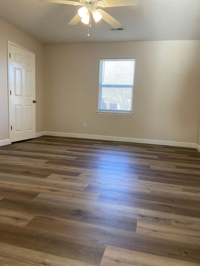 Building Photo - Single-Family Home in Evergreen Ridge, Hollister